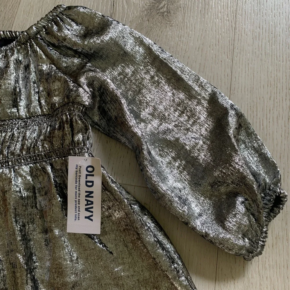 Old Navy Toddler Girls Silver Metallic Smocked Foil Party Dress 12-18 Months NWT